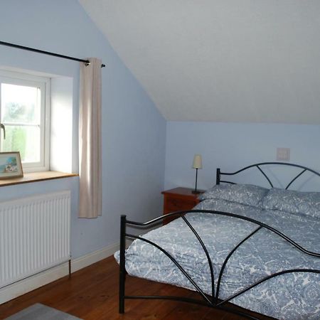 Ty Gylfinir Villa Llandegla Bagian luar foto