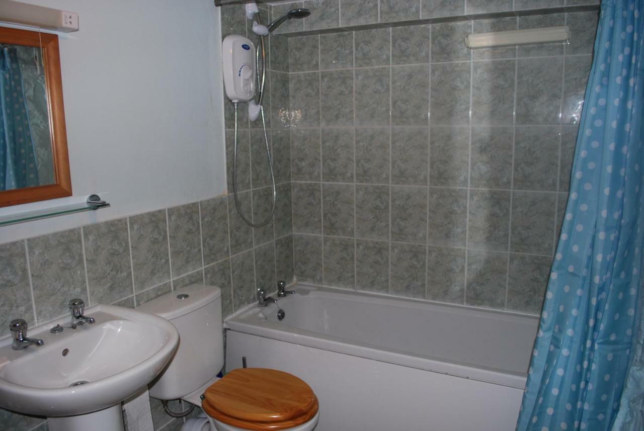 Ty Gylfinir Villa Llandegla Bagian luar foto