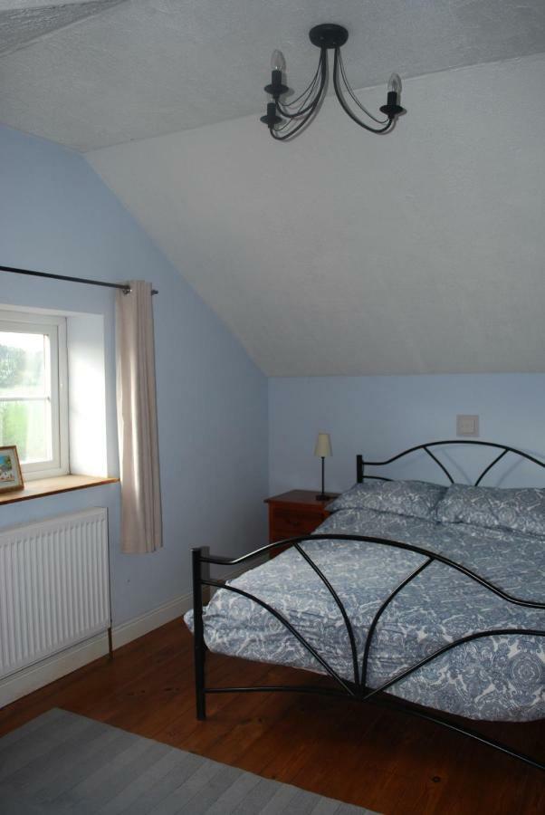 Ty Gylfinir Villa Llandegla Bagian luar foto
